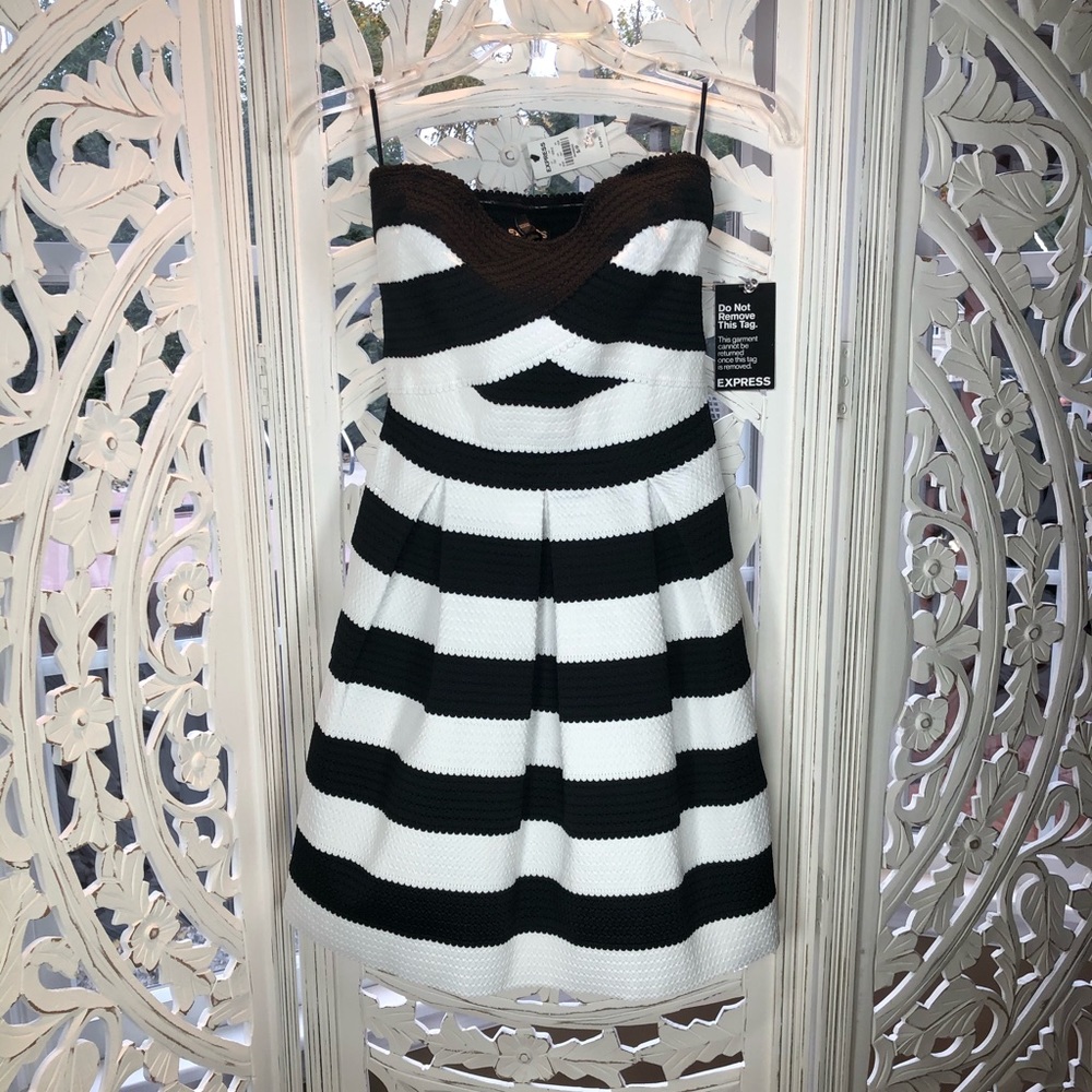 EXPRESS Black and White strapless dress NWT